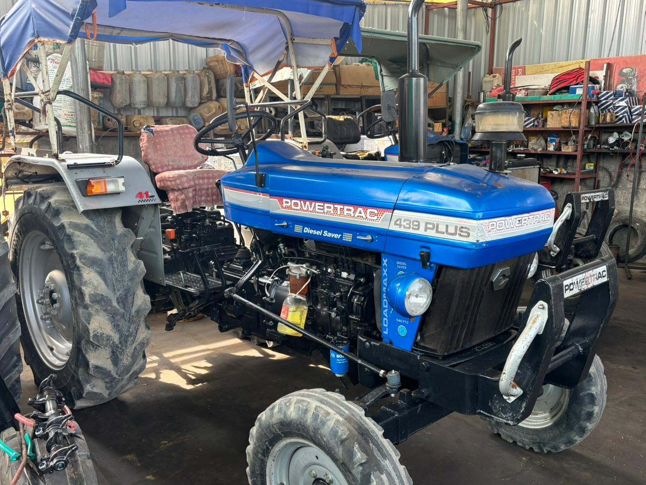 पॉवरट्रैक ट्रैक्टर